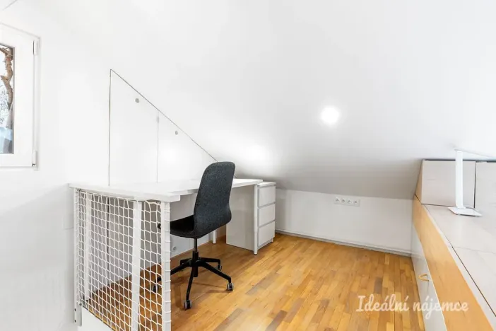 Pronájem bytu 2+1, Praha - Vršovice, 28. pluku, 54 m2