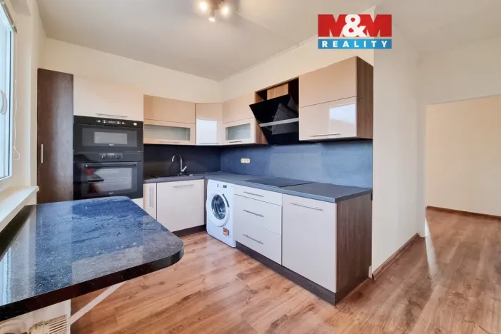 Pronájem bytu 3+1, Karlovy Vary, Budovatelů, 72 m2