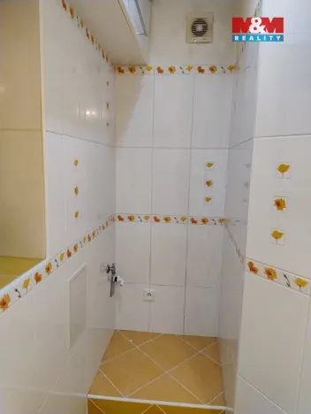 Prodej bytu 2+1, Břidličná, Komenského, 58 m2