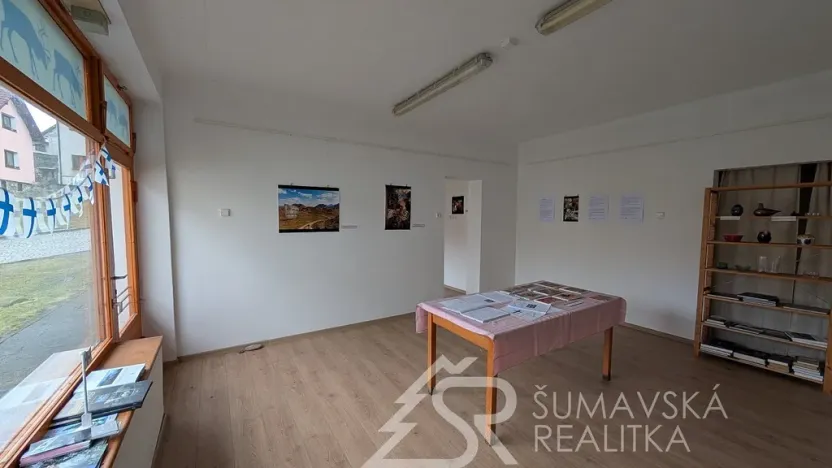 Prodej obchodního prostoru, Žihobce, 330 m2