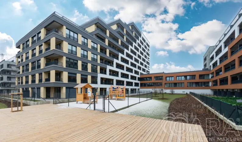 Pronájem bytu 1+kk, Praha - Hloubětín, Poděbradská, 32 m2