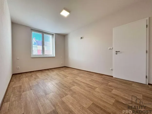 Pronájem bytu 2+kk, Hodonín, Národní třída, 51 m2