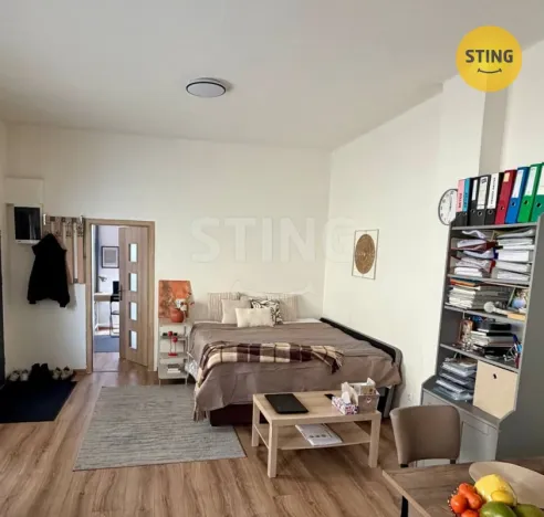 Pronájem obchodního prostoru, Kralupy nad Vltavou, Dvořákovo nám., 50 m2