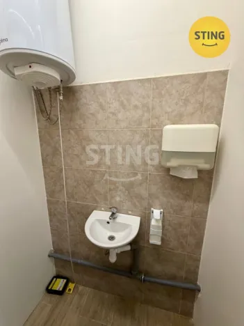 Pronájem obchodního prostoru, Kralupy nad Vltavou, Dvořákovo nám., 50 m2