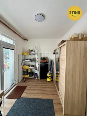 Pronájem obchodního prostoru, Kralupy nad Vltavou, Dvořákovo nám., 50 m2