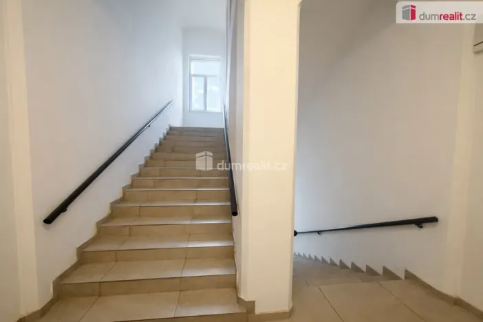 Pronájem bytu 2+kk, Modlany, 83 m2