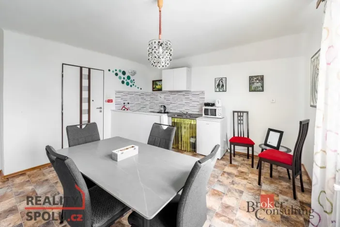 Prodej rodinného domu, Nové Hrady, Zahradní čtvrť, 214 m2