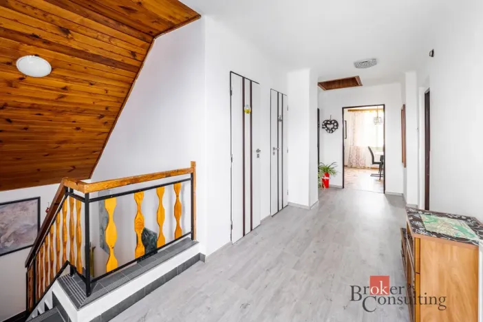 Prodej rodinného domu, Nové Hrady, Zahradní čtvrť, 214 m2