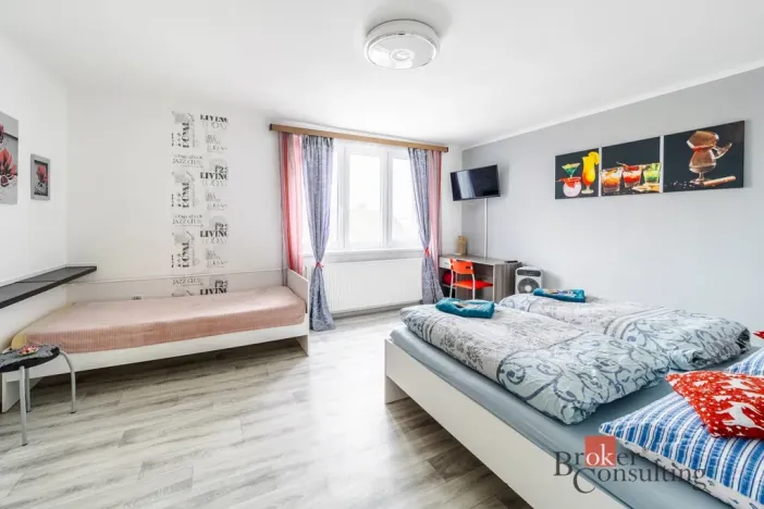 Prodej rodinného domu, Nové Hrady, Zahradní čtvrť, 214 m2