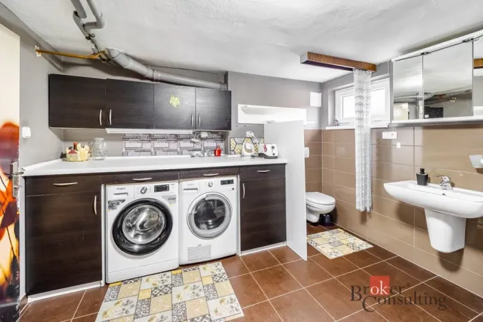 Prodej rodinného domu, Nové Hrady, Zahradní čtvrť, 214 m2