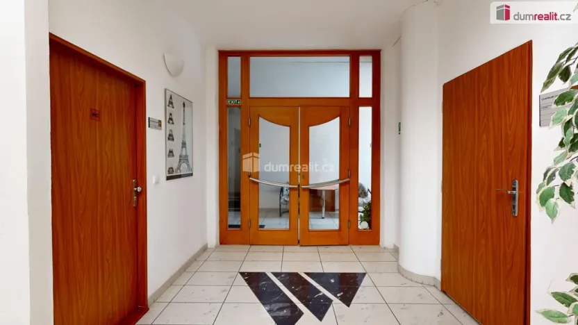 Pronájem obchodního prostoru, Orlová - Lutyně, U Centrumu, 109 m2