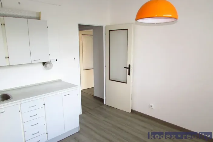 Pronájem bytu 2+kk, Hradec Králové, Štefánikova, 36 m2