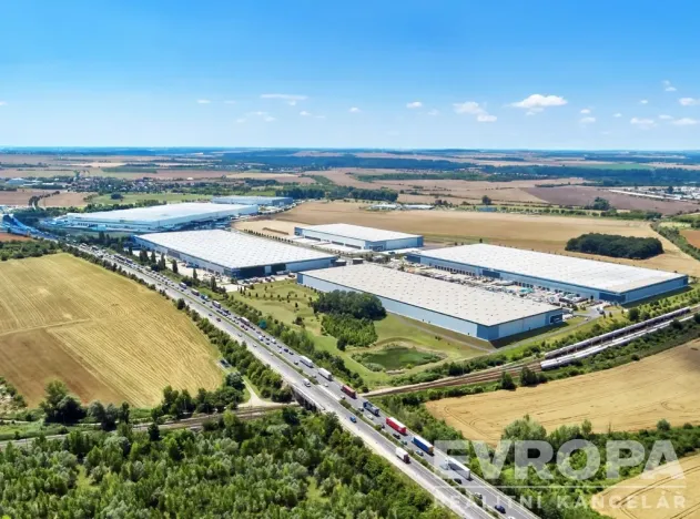 Pronájem skladu, Úžice, 5667 m2