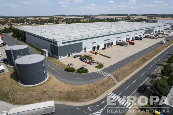 Pronájem skladu, Úžice, 5667 m2