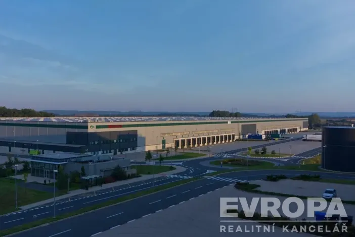 Pronájem skladu, Úžice, 14707 m2
