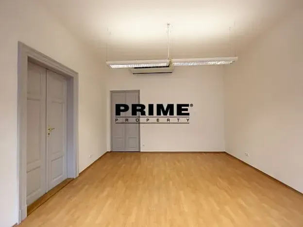 Pronájem kanceláře, Praha - Smíchov, Štefánikova, 70 m2