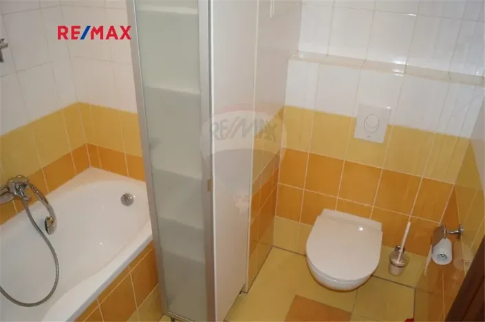 Pronájem bytu 1+kk, Praha - Vinoř, Českodubská, 36 m2