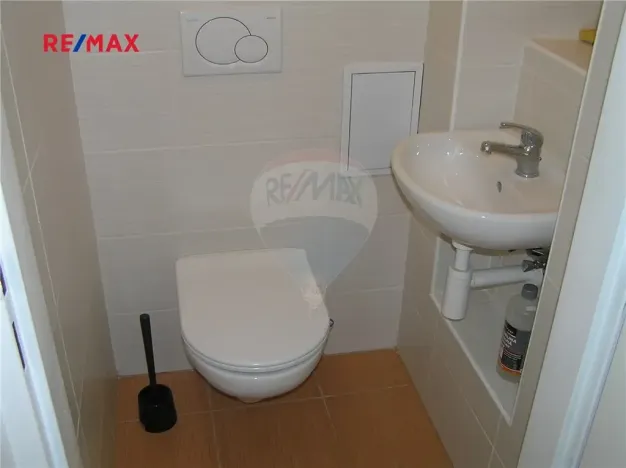 Pronájem bytu 1+kk, Praha - Holešovice, U papírny, 40 m2