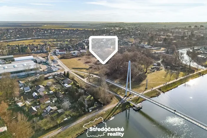 Prodej podílu komerčního pozemku, Čelákovice, 13487 m2