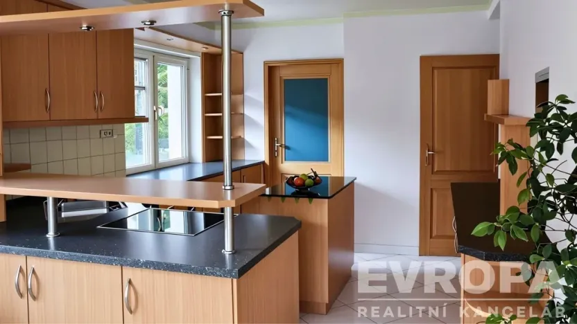 Prodej komerční nemovitosti, Domažlice - Bezděkovské Předměstí, 463 m2