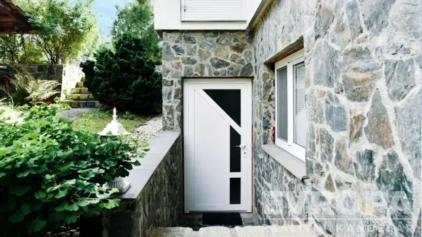 Prodej komerční nemovitosti, Domažlice - Bezděkovské Předměstí, 463 m2