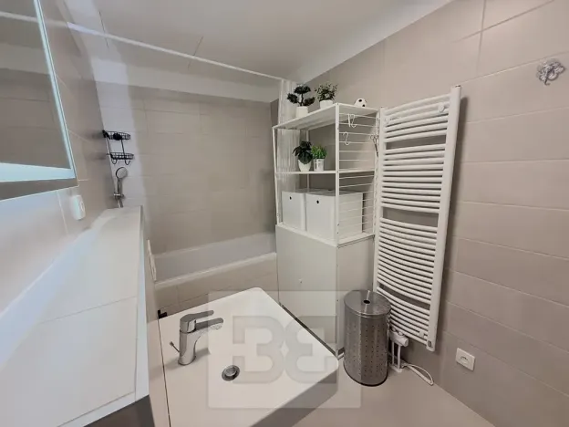 Pronájem bytu 2+kk, Praha - Modřany, Komořanská, 52 m2