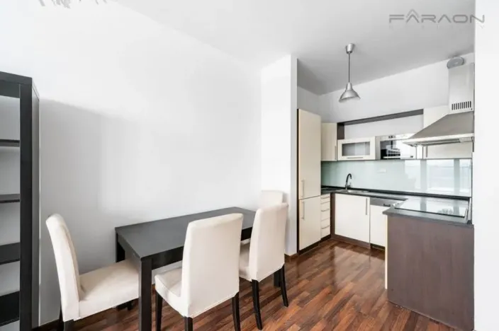 Pronájem bytu 2+kk, Praha - Holešovice, Jankovcova, 67 m2