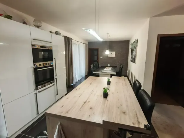 Prodej rodinného domu, Neumětely, V Chaloupkách, 230 m2