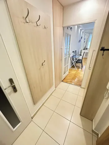 Pronájem bytu 1+kk, Jablonec nad Nisou, Erbenova, 27 m2