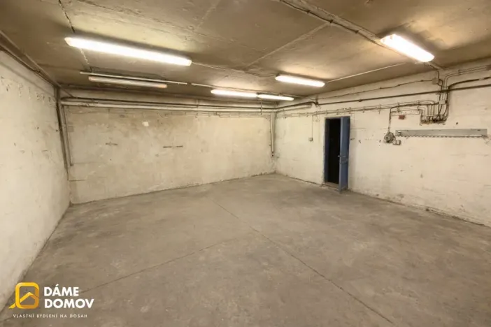 Prodej výrobních prostor, Zlín, U Stadionu, 740 m2