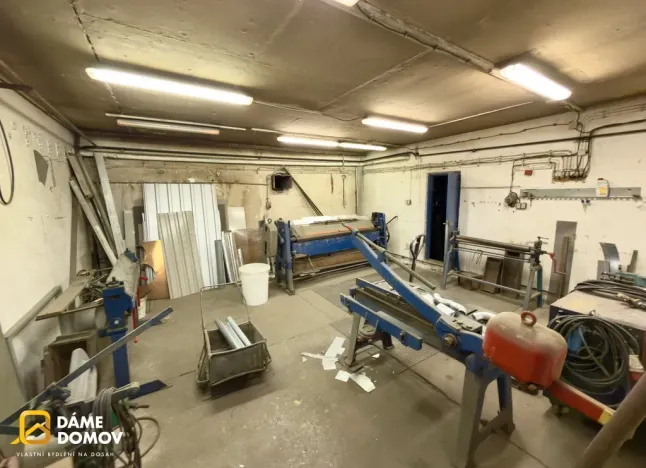 Prodej výrobních prostor, Zlín, U Stadionu, 740 m2