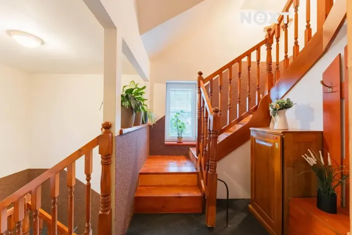 Prodej rodinného domu, Lesnice, 200 m2