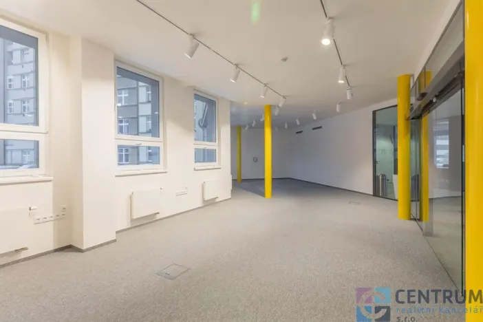 Pronájem obchodního prostoru, Praha - Holešovice, U Pergamenky, 66 m2