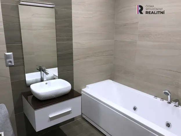 Prodej bytu 2+kk, Karlovy Vary - Drahovice, Mattoniho nábřeží, 62 m2