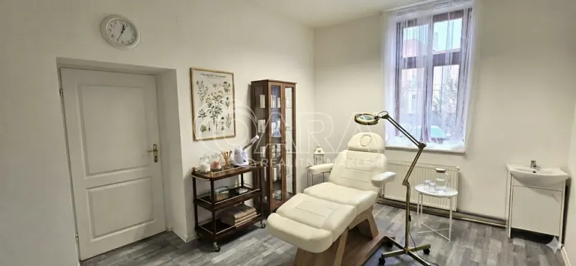 Pronájem obchodního prostoru, Králův Dvůr - Počaply, Plzeňská, 18 m2