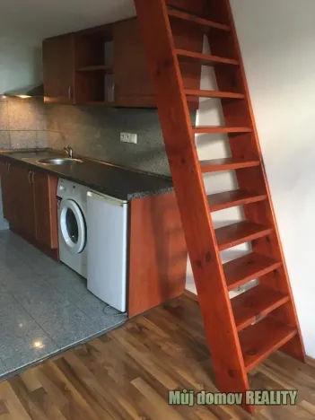 Pronájem bytu 1+kk, Praha - Vysočany, Freyova, 22 m2