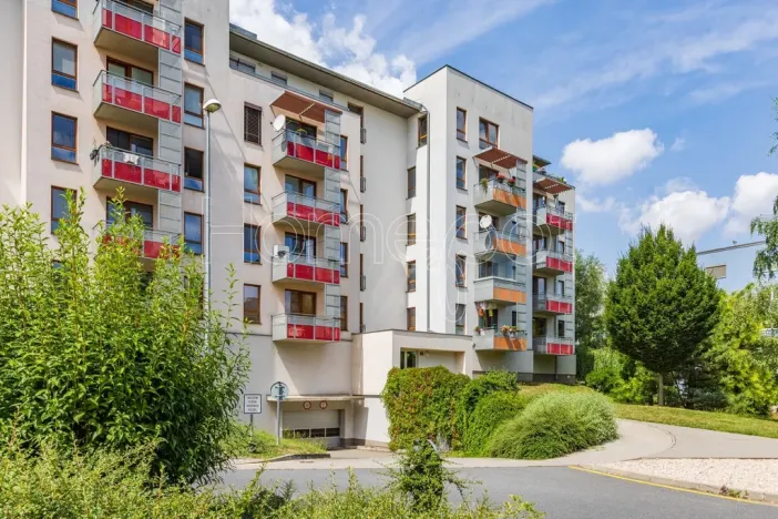 Pronájem bytu 2+kk, Praha, Bermanova, 51 m2