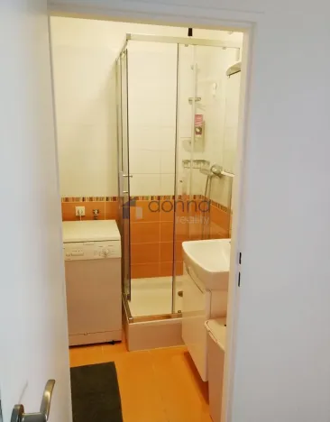 Pronájem bytu 2+kk, Praha, Kpt. Stránského, 44 m2