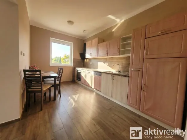 Pronájem bytu 3+1, Libiš, Za Kralupkou, 100 m2