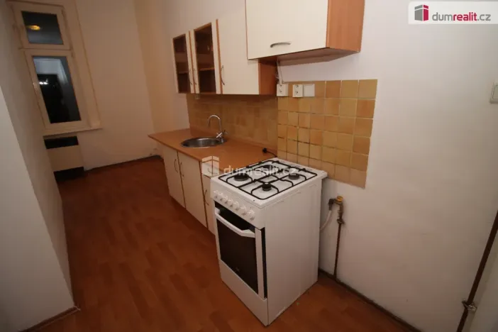 Pronájem bytu 1+1, Karlovy Vary - Rybáře, Lad. Koubka, 45 m2