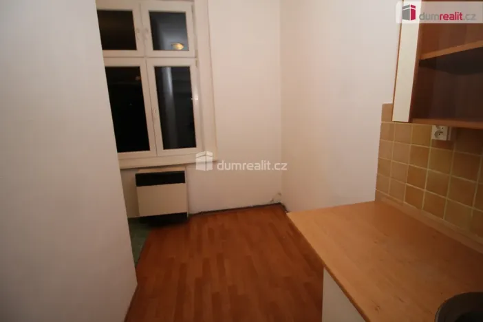 Pronájem bytu 1+1, Karlovy Vary - Rybáře, Lad. Koubka, 45 m2