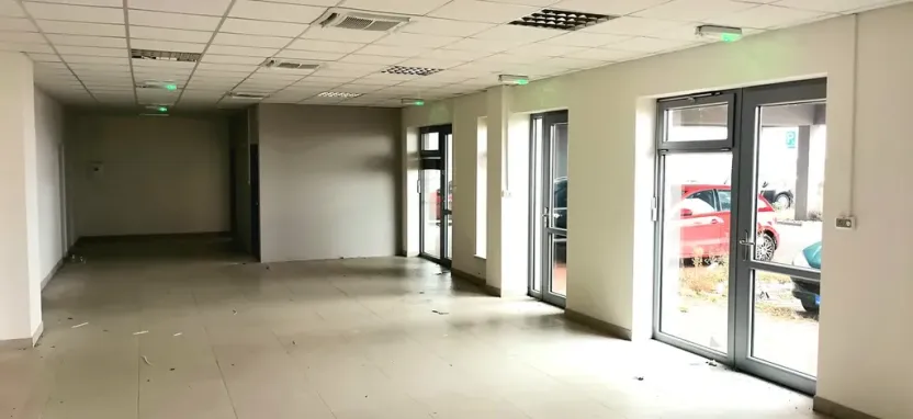 Pronájem obchodního prostoru, Klecany, V Honech, 200 m2