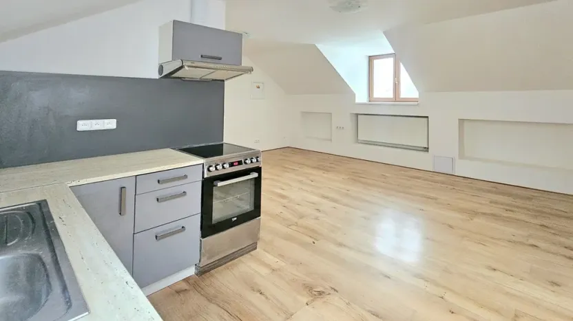 Pronájem bytu 1+kk, Třebotov, Hlavní, 36 m2