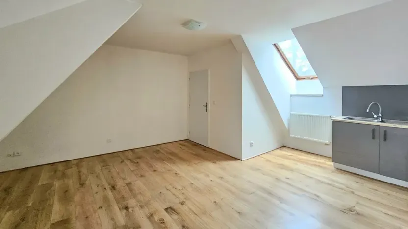 Pronájem bytu 1+kk, Třebotov, Hlavní, 36 m2
