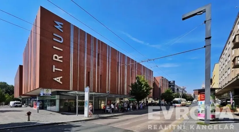 Pronájem obchodního prostoru, Hradec Králové - Pražské Předměstí, Dukelská třída, 87 m2