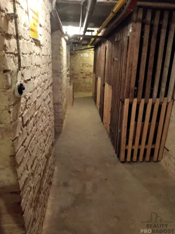 Pronájem bytu 2+1, Praha, Doudova, 64 m2