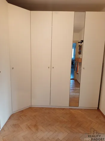 Pronájem bytu 2+1, Praha, Doudova, 64 m2