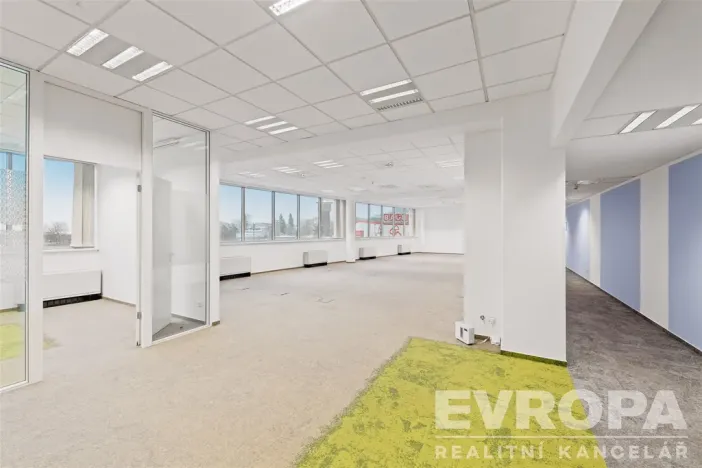 Pronájem kanceláře, Praha - Nusle, Doudlebská, 883 m2