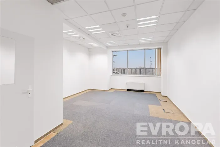 Pronájem kanceláře, Praha - Nusle, Doudlebská, 956 m2