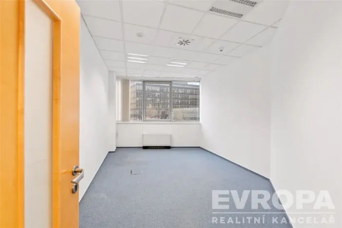 Pronájem kanceláře, Praha - Nusle, Doudlebská, 250 m2